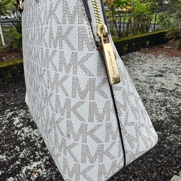 Michael Kors Signature Dome Satchel Vanilla Brown Crossbody Strap Minor Flaws - Picture 6 of 16